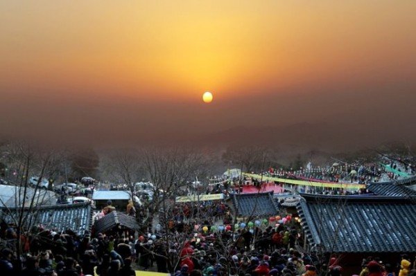 2-1231_안동시_2020_일출봉_해맞이_행사_개최(지난해_일출행사).jpg