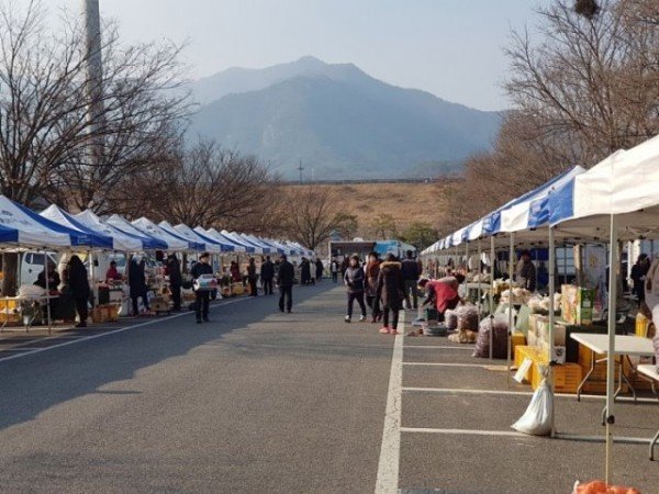 유통과구미_로컬푸드_금요장터_개장4.jpg