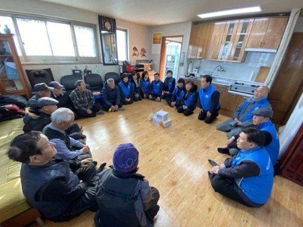 지산동지산동_복지사각지대_발굴_어르신들도_마을보듬이와_함께1.jpg