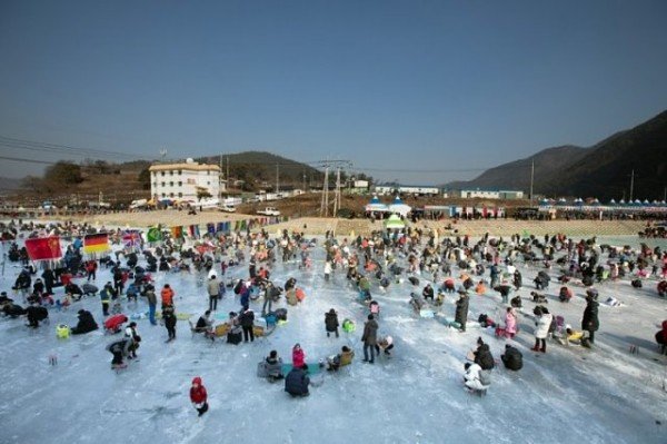 1008_안동시_2020_안동_암산얼음축제_취소_결정(지난해_암산얼음축제)_(2).jpg