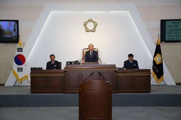 제_237회_임시회_폐회_0009.jpg