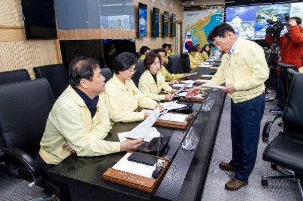 2020_02_13_행정보건복지위원회_신종코로나_바이러스_상황실_방문(보도자1.jpg