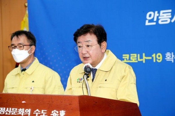 2월_27일_코로나19_관련_브리핑_(1).jpg