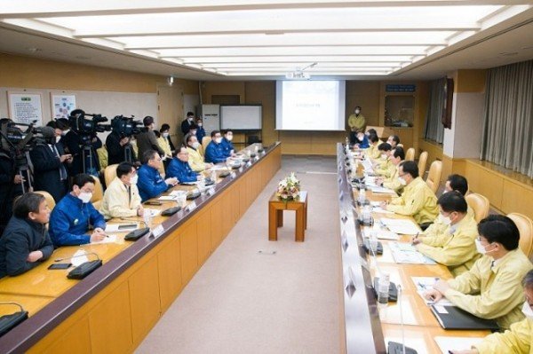 기업지원과국무총리__마스크_필수원자재_업체_도레이첨단소재_방1.jpg