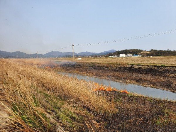 고흥소방서, 봄철 논·밭두렁 소각 금지 홍보.jpg