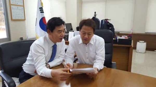 임종석 비서실장2.jpg