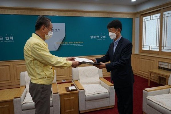 박순용사무국장_임명장1.jpg