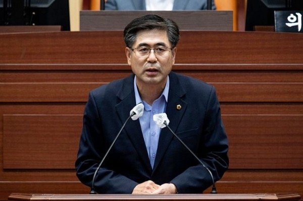 1-7_도기욱_제2부의장.jpg