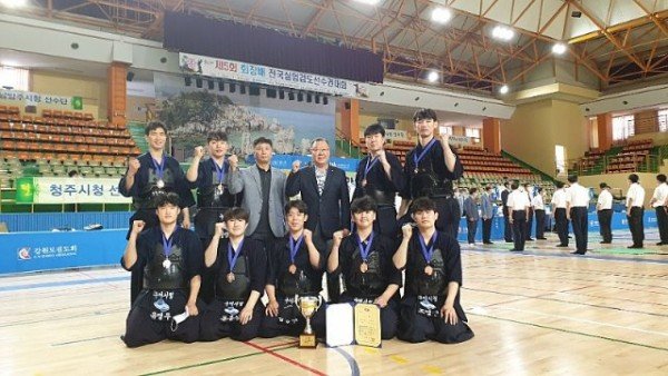 제5회_회장배_전국실업검도선수권대회_단체전3위.jpg