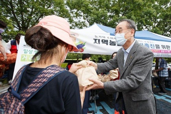 일자리경제과_구미소비자정보센터_직거래장터_운영3.jpg