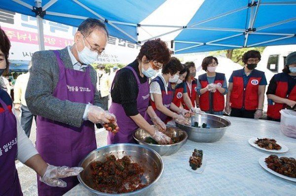 일자리경제과_구미소비자정보센터_직거래장터_운영4.jpg
