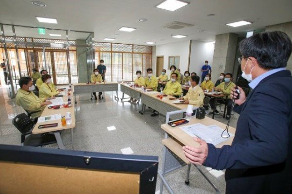 20200911 제243회 임시회 기획행정위원회 구미성리학역사관 현장방문 (2).JPG