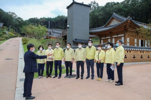 20200911 제243회 임시회 기획행정위원회 구미성리학역사관 현장방문.JPG