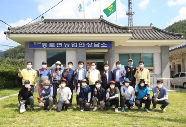 고우현_의장,_태풍피해_현장_찾아_농업인_격려.jpg
