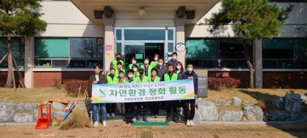 [선산읍]가을 낭만은 마음에! 가을흔적만 쓸어가요3.jpg