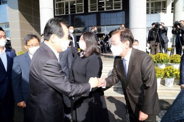 1031 정세균 국무총리 안동 곳곳 방문하며 희망 메시지 전해 (4).JPG