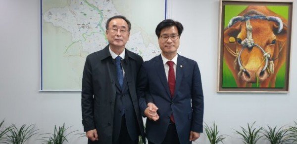 김영식 국회의원-1.jpg