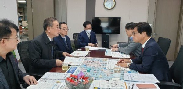 김영식 국회의원-2.jpg