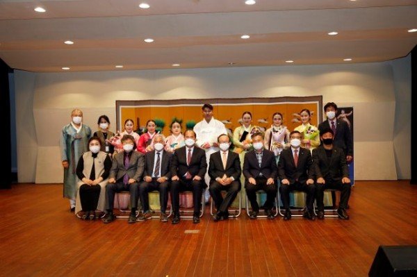 제21회 상주전국 민요경창대회 시상식 기념사진(20201112)-01 copy.JPG