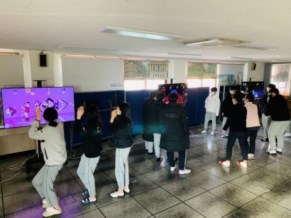 [광평중] 미래핵심교육 중점학교 VR스포츠실 운영2.jpg