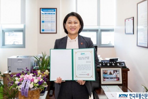 김영선 의원님 (보도사진).jpg