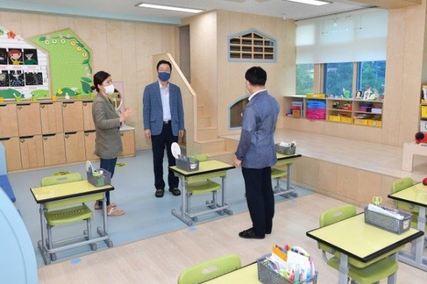 1.미래 교육을 향하는 ‘그린스마트 미래학교’02(학교 공간혁신 사업을 추진한 예천 감천초등학교).JPG