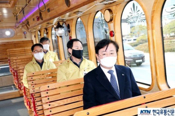 0106-1_경북최초_안동에서_유럽형_트롤리버스_선보여_(3).JPG