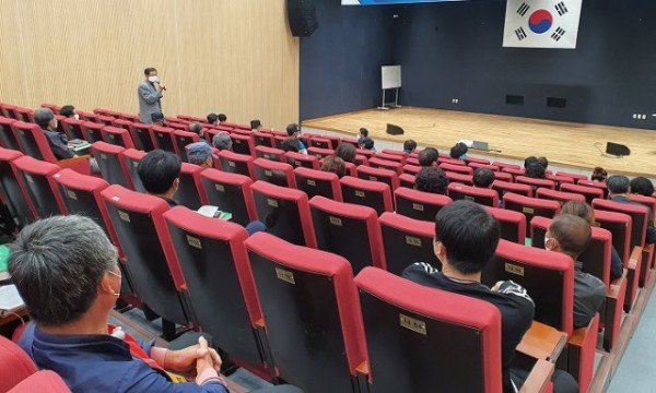 0126-1_안동시_2021년_제14기_안동시농업대학_신입생_모집_(1).jpg