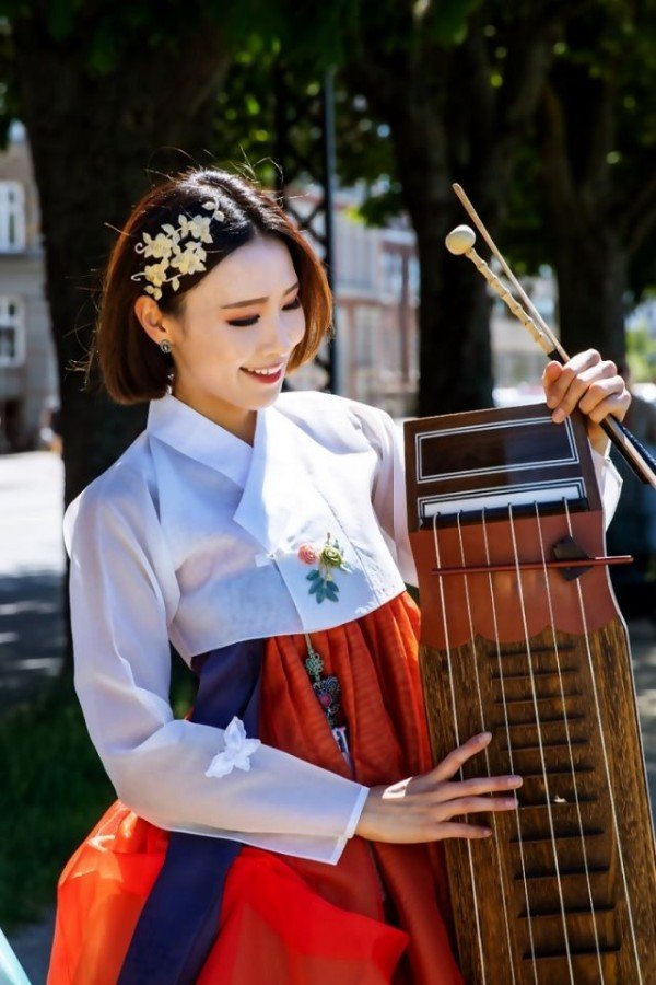1) 사계절캠핑장의 대표실장 퓨전국악 이미지 사진.jpg