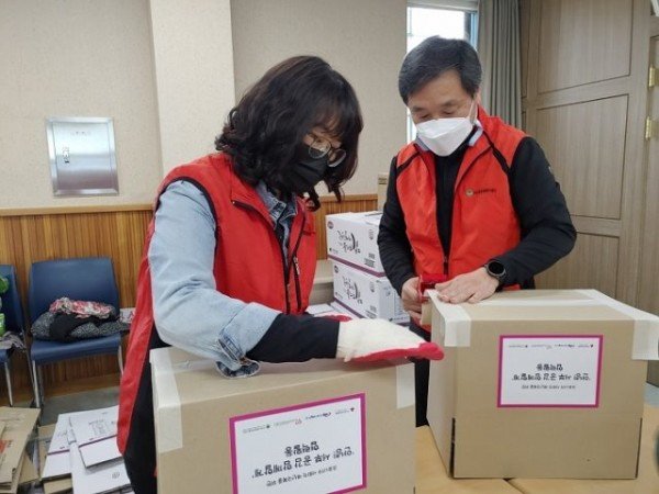 [새마을과]구미시종합자원봉사센터, 450가구에 먹거리물품 지원4.jpg