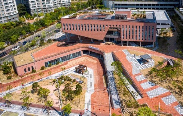 [신산업정책과]어린이 과학체험공간 조성 공모사업 선정(양포도서관).jpg