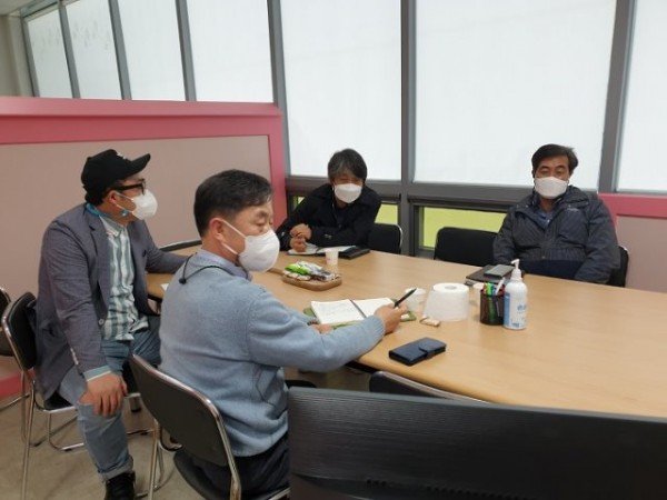 4. 집행위원회와 예술감독님.jpg