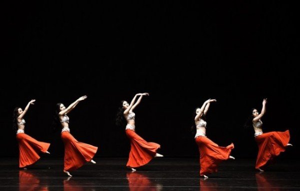 J.Belly&amp;Dance Academy는 지난 17일 보훈무용예술협회 구미시지부(지부장 오주신) 주관으로 구미문화예술회관 대공연장에서 ~ (2).jpg