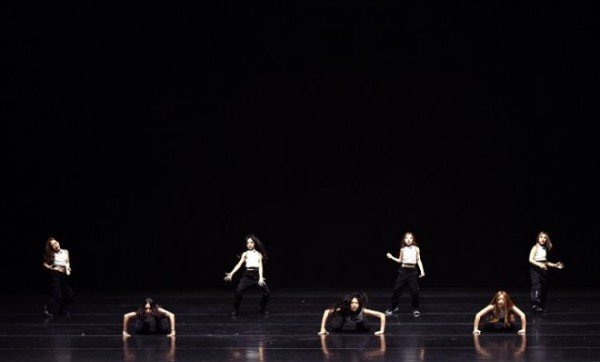 [포토] 라임 G-스트릿 _Ball so hard_란 작품으로 파워넘치는 무대를 선사하고 있다..jpg