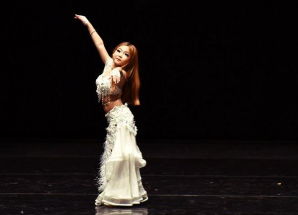 [포토] 빠른 템포의 _I wanna dumtek_ 이라는 작품으로 홍익유치원 이지아가 벨리의 매력을 선보이고 있다..jpg