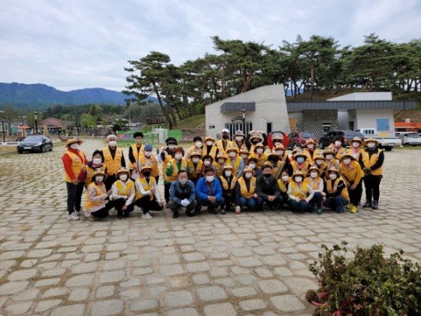 영주 (추가분2)-부석면적십자봉사대, 봄맞이 꽃나무 식재 (3).jpg
