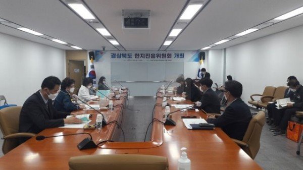 (4-3)한지위원회 사진3.jpeg