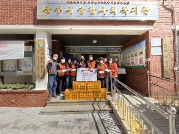 (사회복지과)어울림상주(도이터)밴드와 함께하는 ‘오늘은 짜장 먹는 날!’.jpg