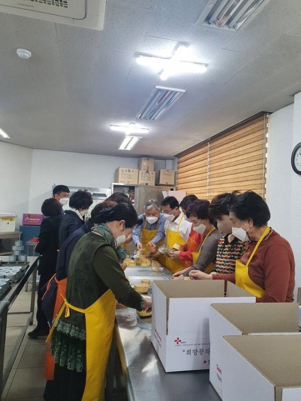 0509-5__사랑의_빵_나누기_봉사활동으로_나눔문화_확산에_앞장_(2).jpg