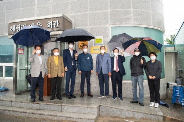 [교육지원과]인문마을공동체 신규마을 현판제막식4.jpg