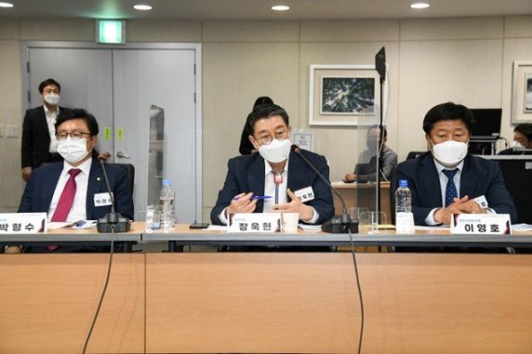 영주 2-“중부권 동서횡단철도(서산~영주~울진) 국가철도망 구축하라” (연석회의 장면) (3).jpg