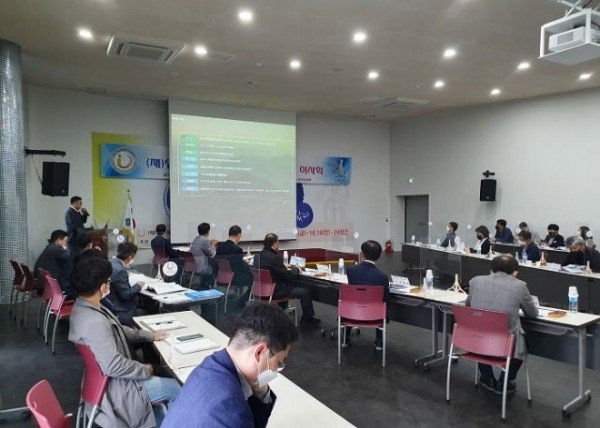 영주 2-(재)영주시계풍기인삼엑스포, 제6회 이사회 개최 (이사회 회의 장면) (2) (1).jpg