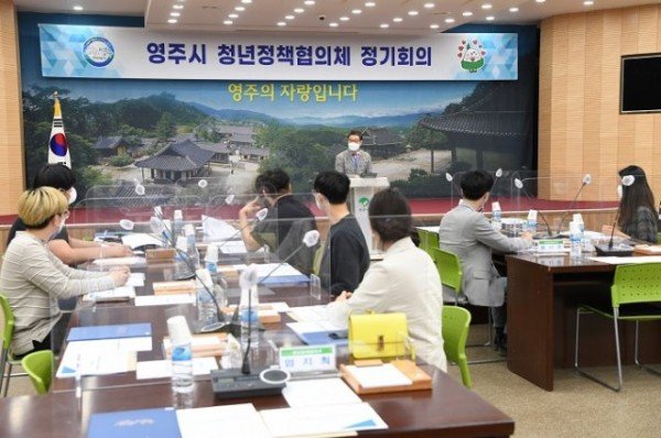 영주 2-영주시, ‘청년정책협의체’ 제1회 정기회의 개최 (인삿말하는 장욱현 영주시장).jpg