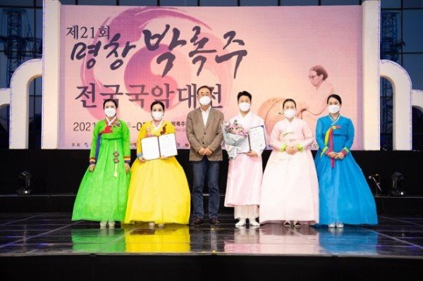 01국악대전 축하공연 신인부시상_시장님.jpg