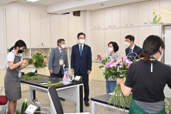 1.미래 농업을 선도하는 경쟁력있는 청년리더 양성03(2일 안동 한국생명과학고등학교에서 한국농업교육협회 경북지부 및 FFK 경상북도지부의 공동 주관으로 ‘제46년차 경북영농학생전진대회(2021 경북 FFK전진대.jpg