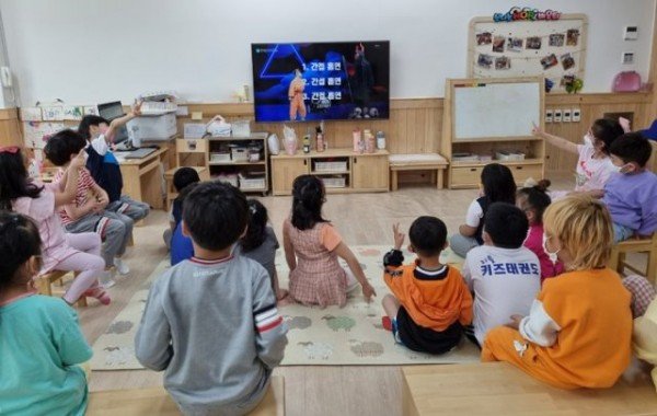 0606_어린이_건강(금연절주)_비대면_인형극_관람_(3).jpg