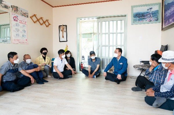 [노인장애인과] 구미시장, 경로당 운영재개 현장 방문2.jpg