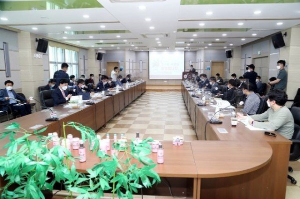 0610_권칠승_중기부_장관_안동_헴프특구_간담회_방문-_(4).JPG