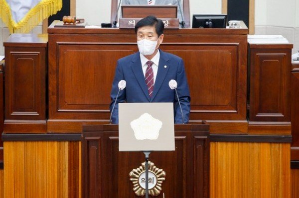 김영길 의원 사진.jpg