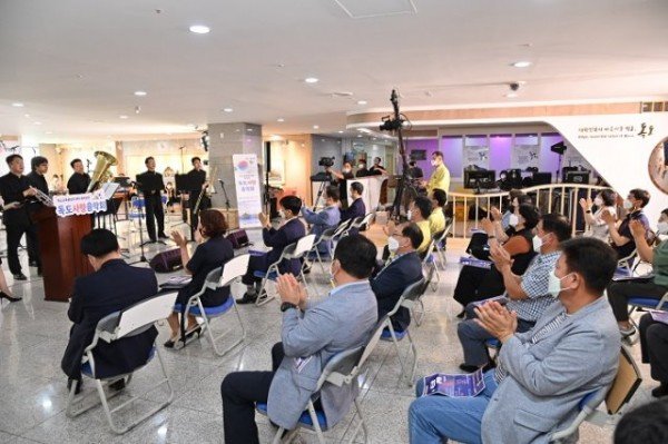 1.경북교육청, 독도교육올림픽 성황리 종료02(지난 6월 25일 경북 교육가족 모두가 함께하는 2021 독도교육올림픽 개막행사로 독도사랑 음악회를 개최했다.).jpg
